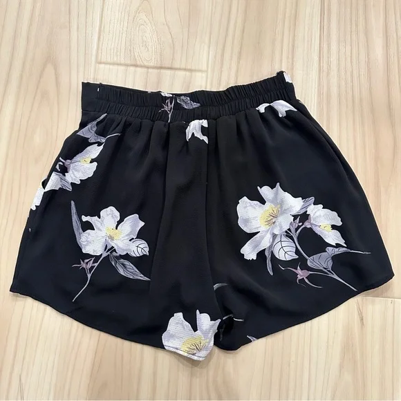 Navy floral shorts - Picture 5 of 7